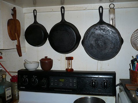 Seasoning cast iron